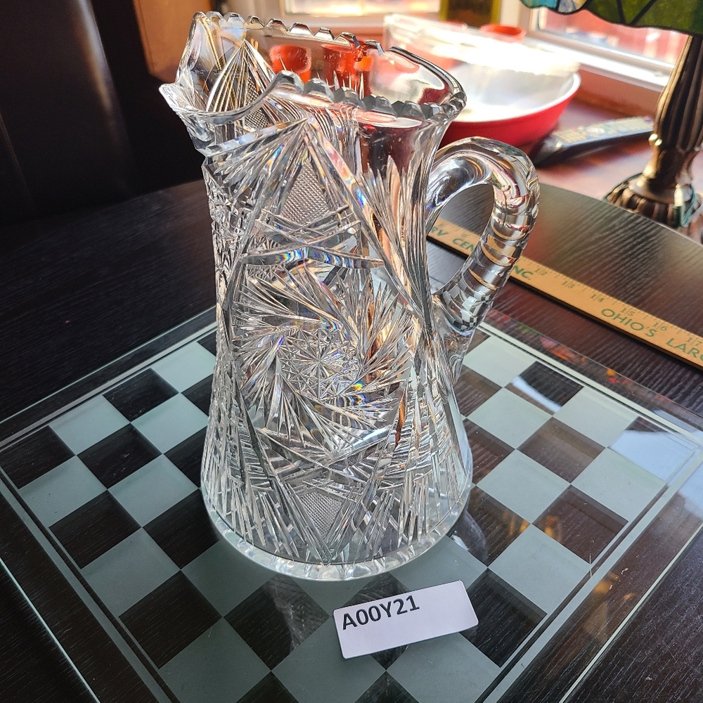 Elegant Crystal Pitcher - Picture 8 of 9